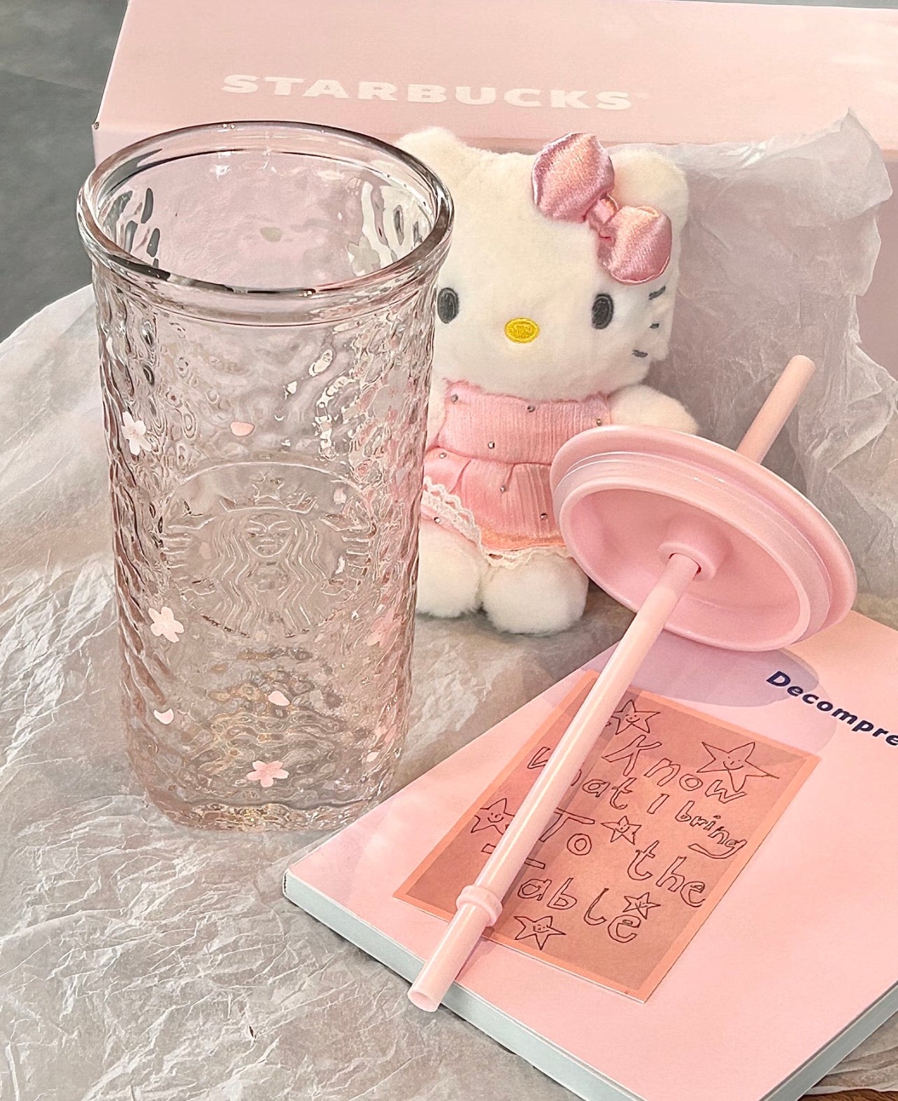 🌸 星巴克把春日樱花装进杯子里 ✨