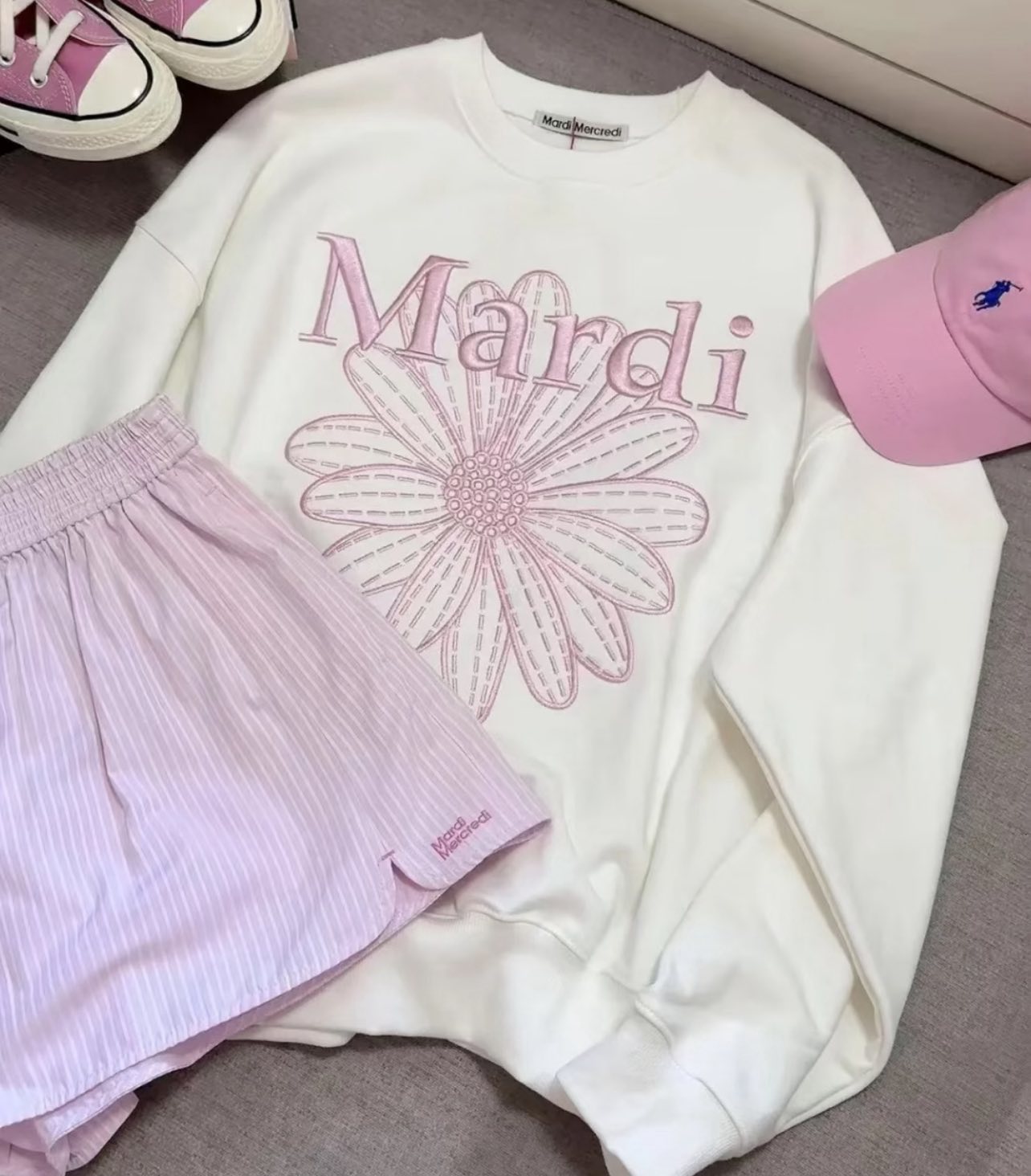 MARDI樱花粉白色卫衣现货